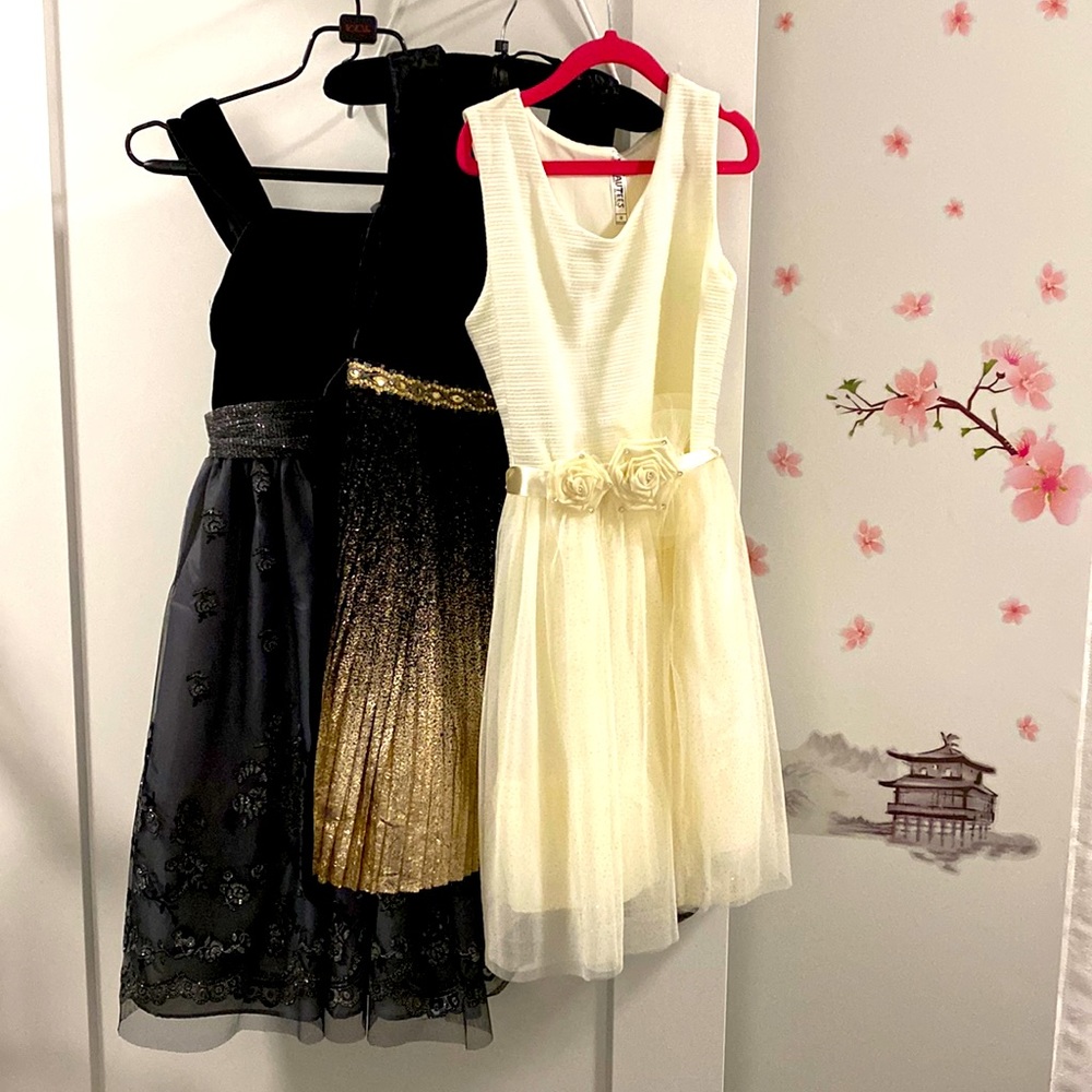 Three pretty dresses bundle sale!Please see details for each one on selllist :)
